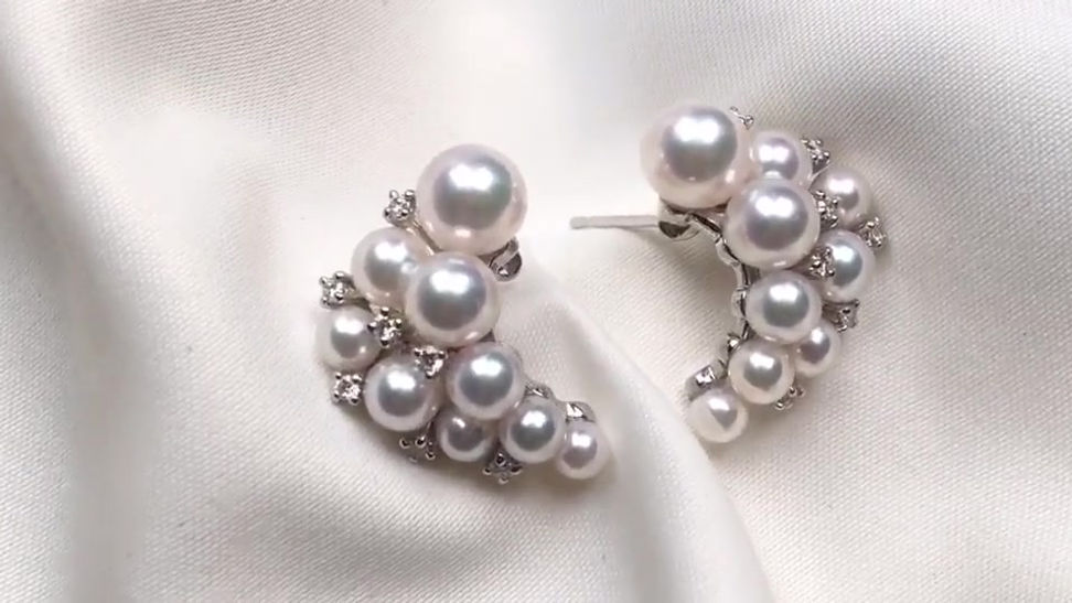 PMS | 4-6mm Akoya Pearl Earrings 18k Gold w/ Diamond